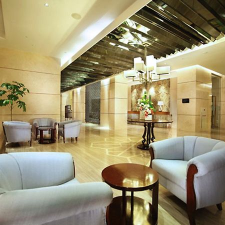 The Grove Suites By Grand Aston Yakarta Exterior foto