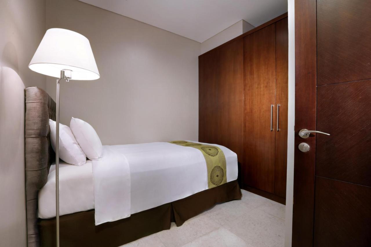The Grove Suites By Grand Aston Yakarta Exterior foto