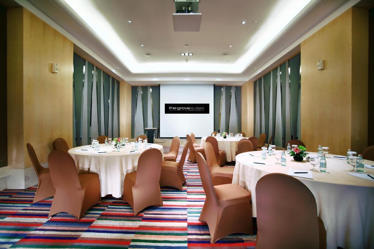 The Grove Suites By Grand Aston Yakarta Exterior foto