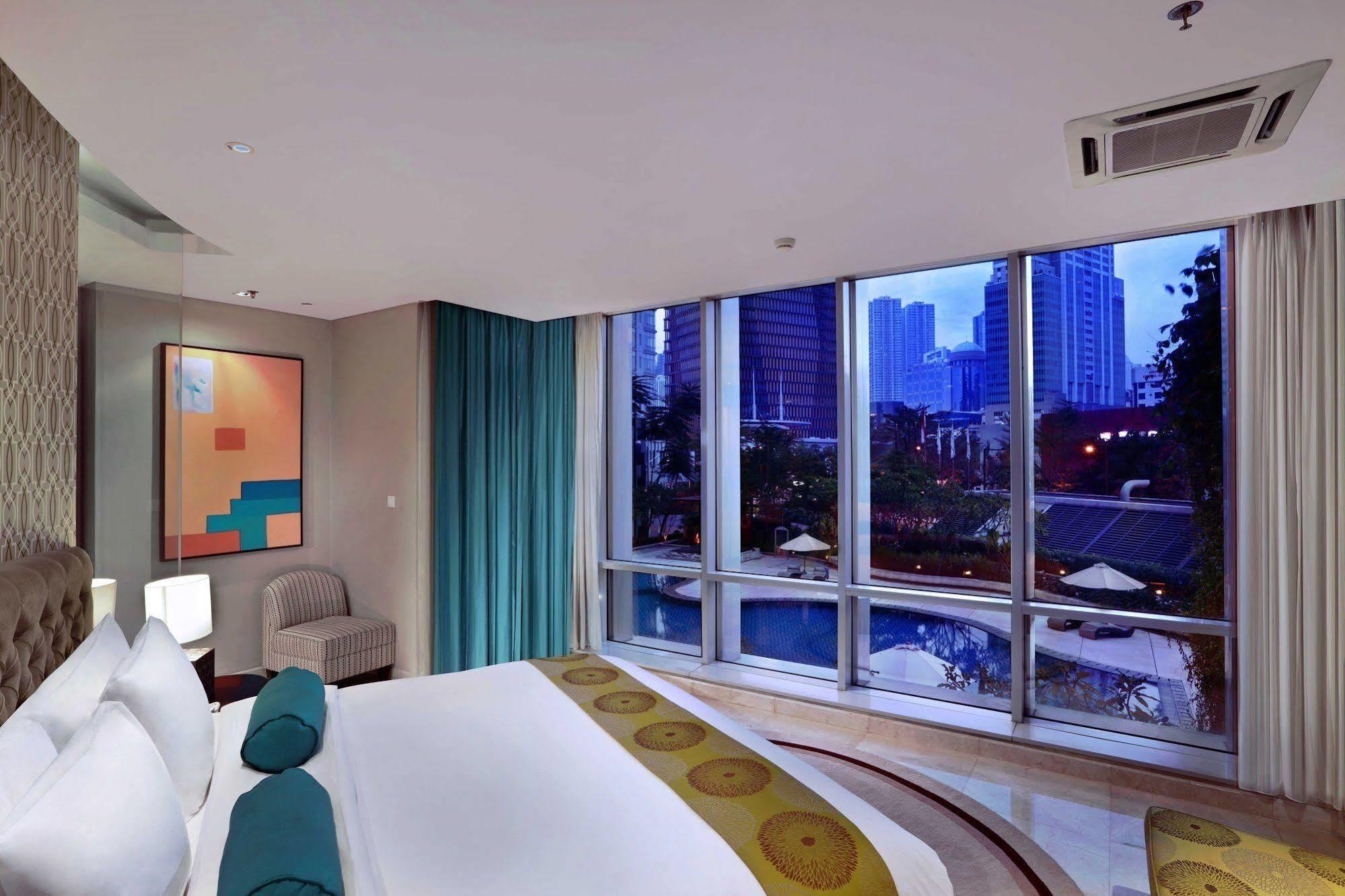 The Grove Suites By Grand Aston Yakarta Exterior foto